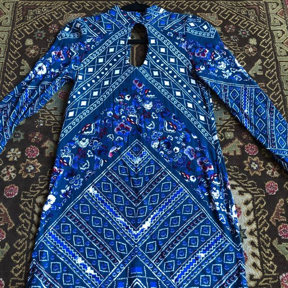 Gorgeous Blue Toned Teardrop Cut-Out Tunic Dress XS-XXS - Picture 12 of 16